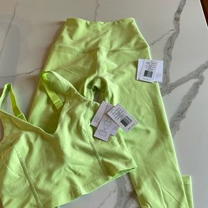 Beyond Yoga line green Estilo top xs and pants xxs